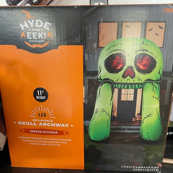 LED Inflatable Skull Archway - Green - Picture 3 of 8